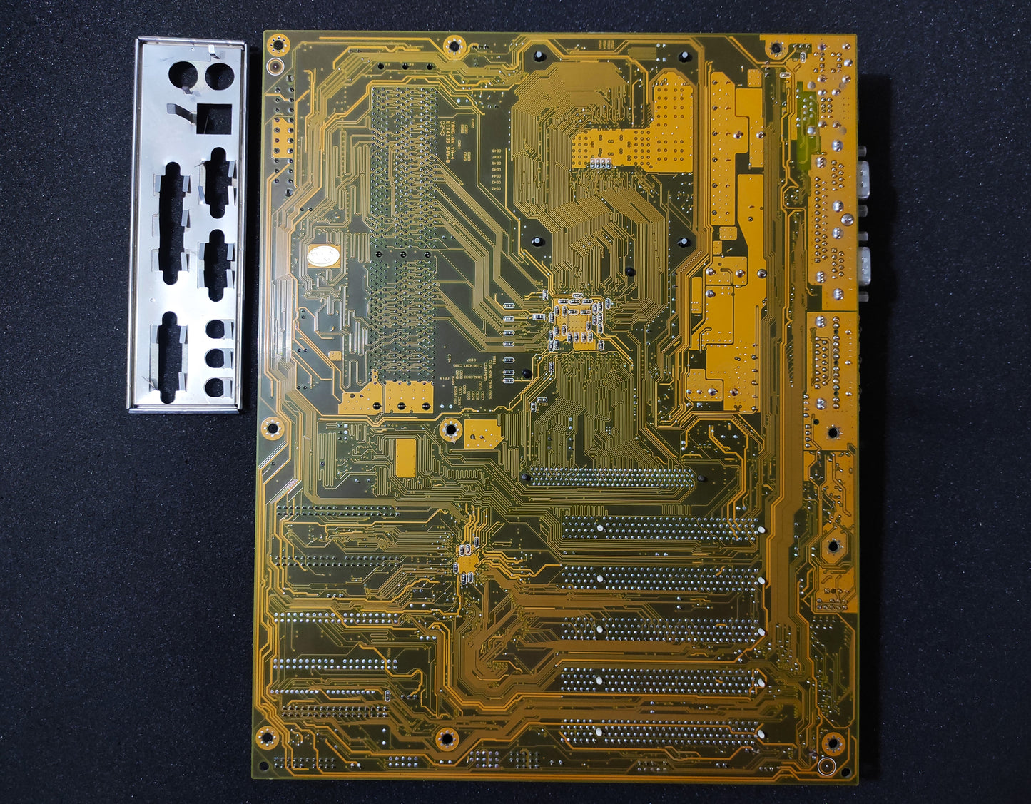 DFI PE11-EC Socket 478 ATX DDR Motherboard AGP PCI VIA P4X266A Chipset