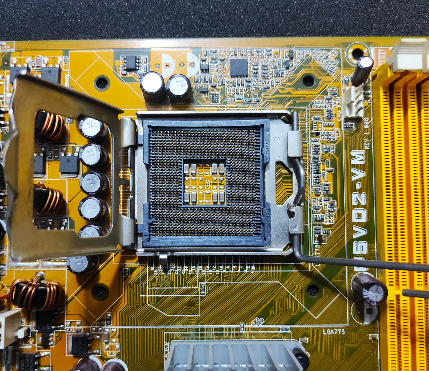 ASUS P5VD2-VM Socket 775 mATX Motherboard DDR2 PCIe x16 PCI SATA VIA P4M900