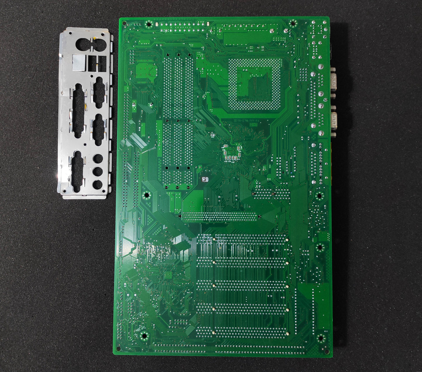 Legend QDI Advance 10T P6V694T/A10T-A Socket 370 ATX Motherboard AGP ISA PCI VIA Apollo Pro 133T