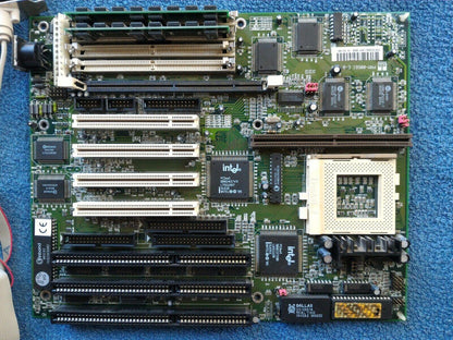 DTK PAM-006I Socket 7 AT Vintage Retro Motherboard Intel 430VX Chipset +32MB - Retro PC Hardware & More